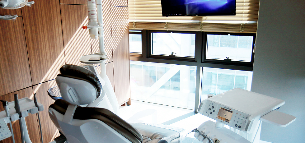 Orthodontic and implant treatment room at Minish Dental Hospital